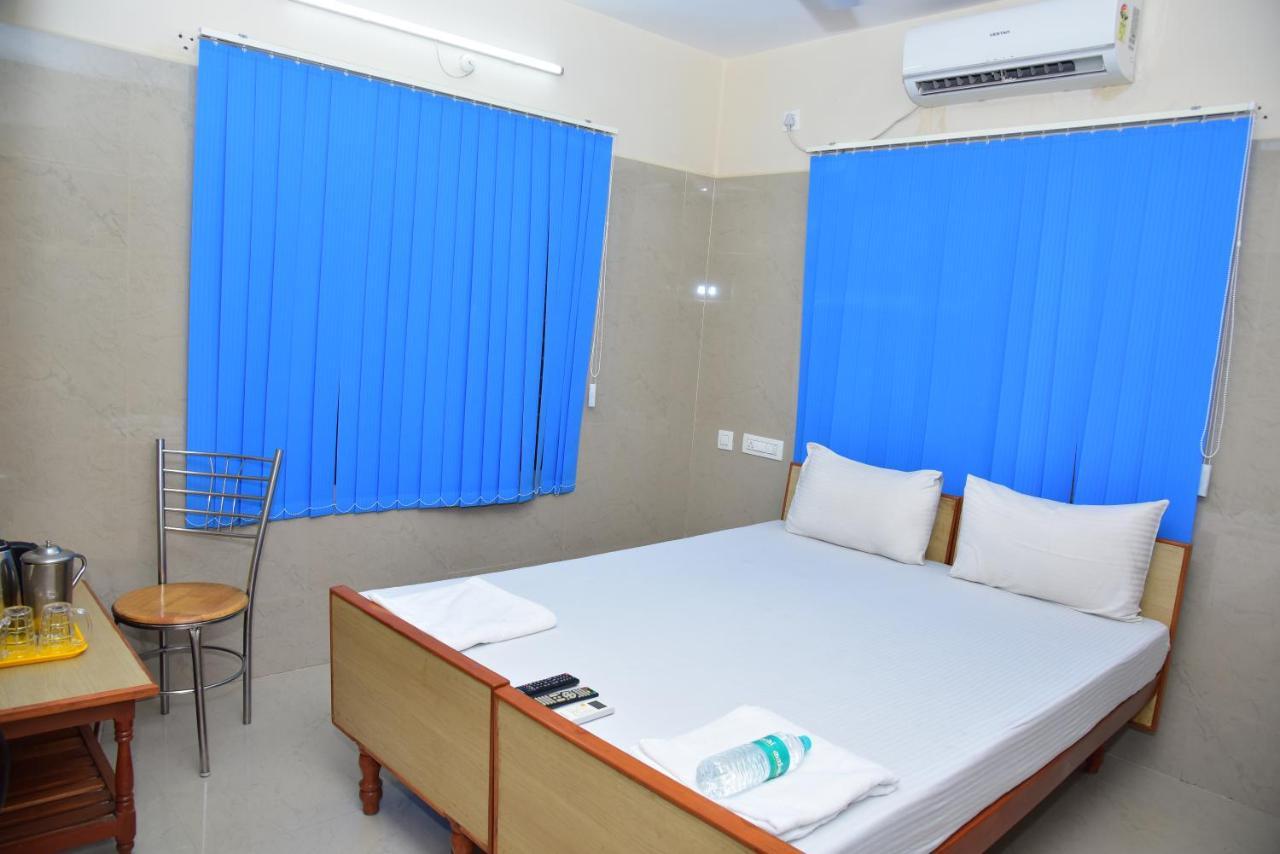 Hotel Sgrt Residency à Vellore Extérieur photo