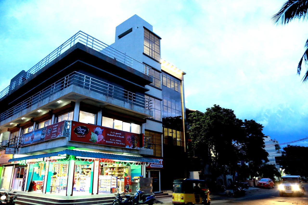 Hotel Sgrt Residency à Vellore Extérieur photo