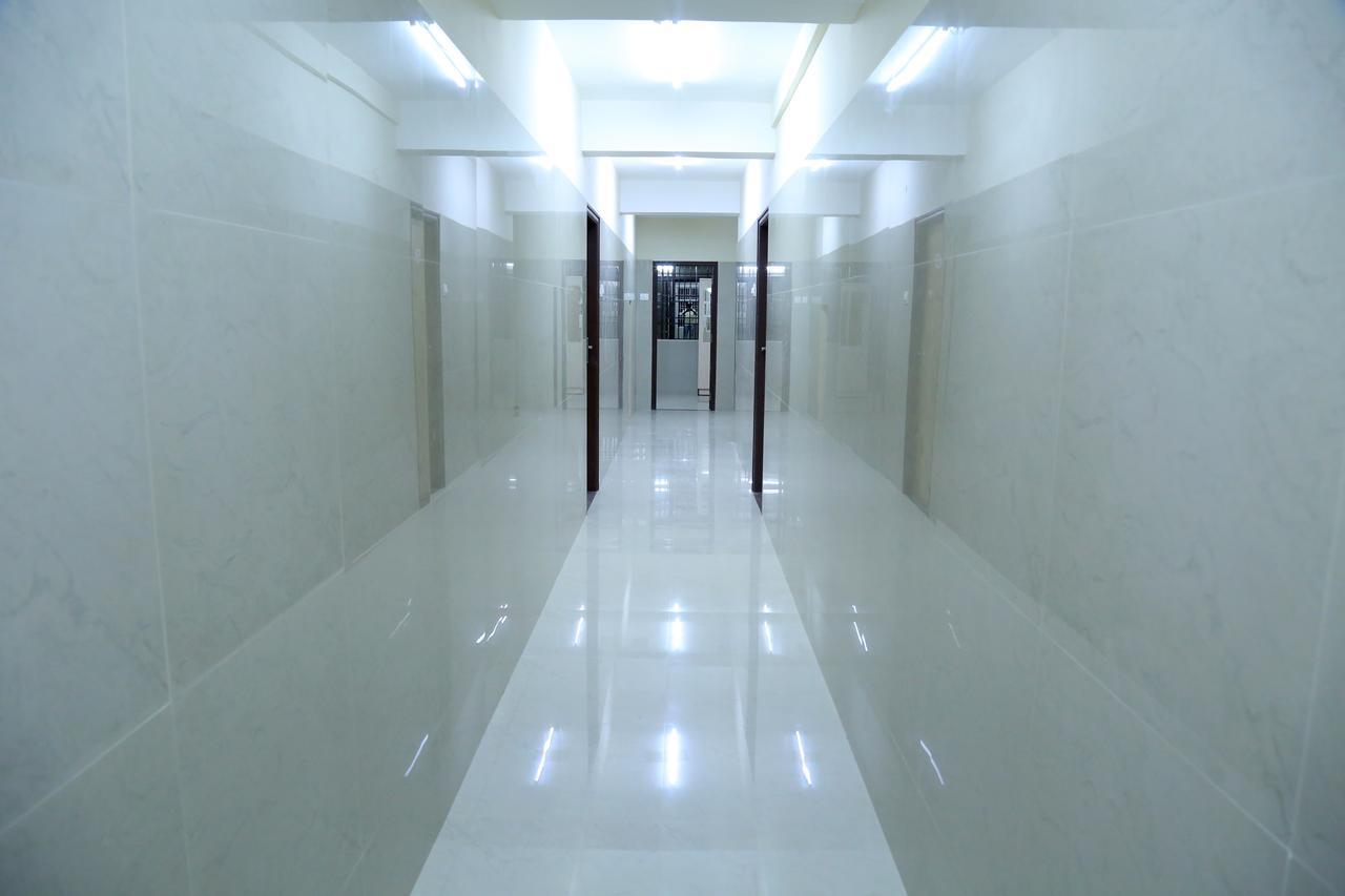 Hotel Sgrt Residency à Vellore Extérieur photo