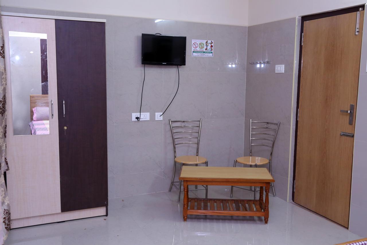 Hotel Sgrt Residency à Vellore Extérieur photo